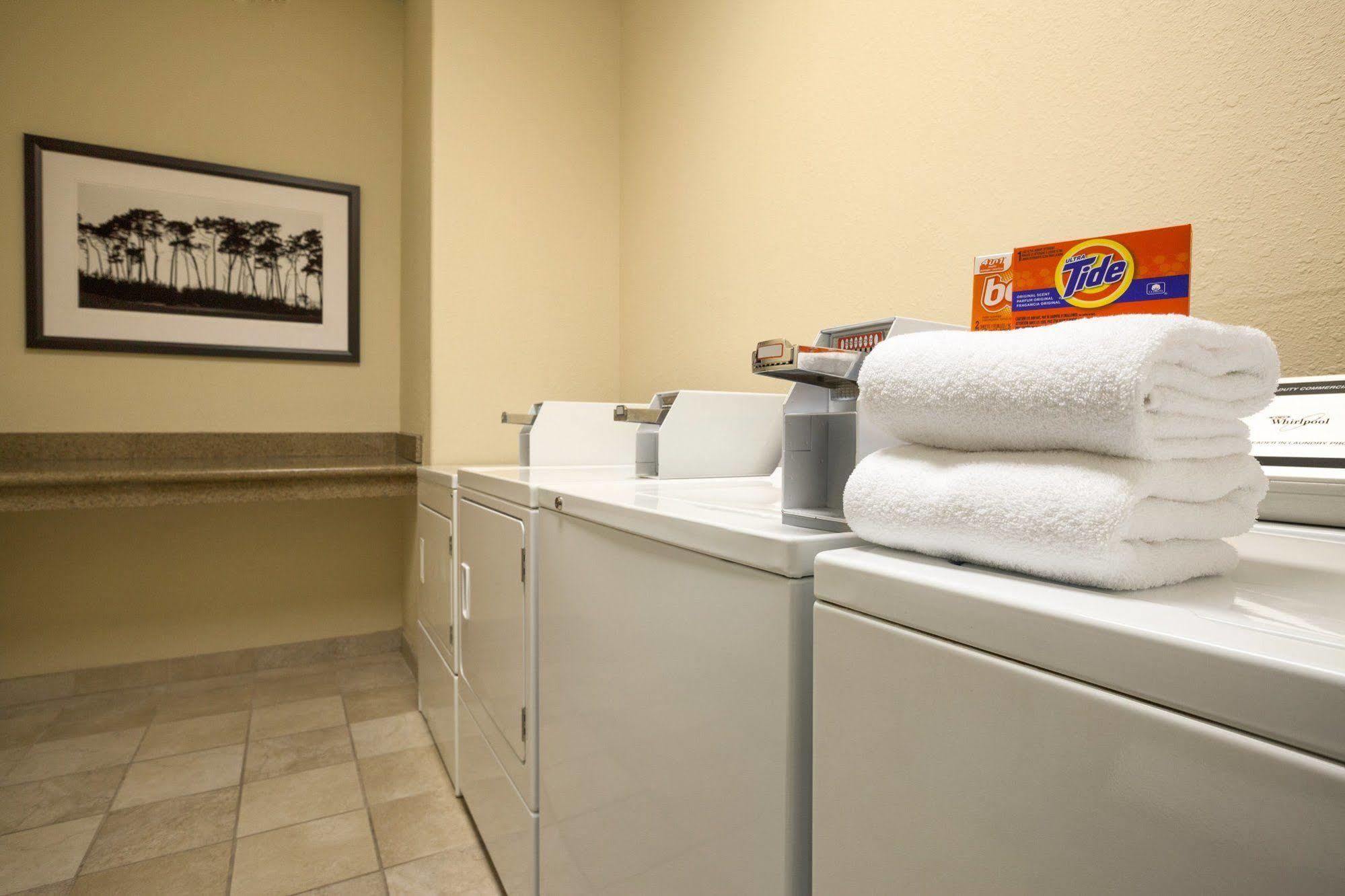 Country Inn & Suites By Radisson, Stockton, Il Buitenkant foto
